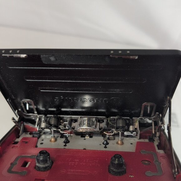 Panasonic RQ-SW99V Shock Wave Metal Stereo Radio Cassette Player Red Black WORKS - Picture 9 of 16